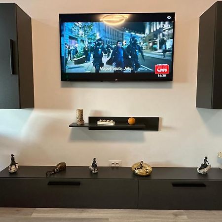 Apartament Lux Bacovia 2 Lägenhet Bacău Exteriör bild