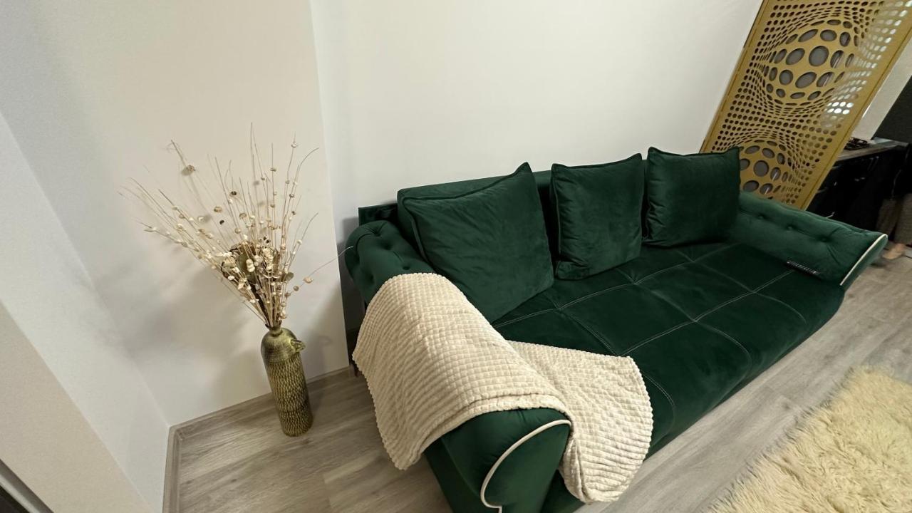 Apartament Lux Bacovia 2 Lägenhet Bacău Exteriör bild