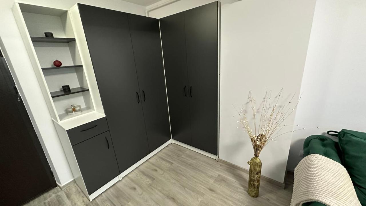 Apartament Lux Bacovia 2 Lägenhet Bacău Exteriör bild
