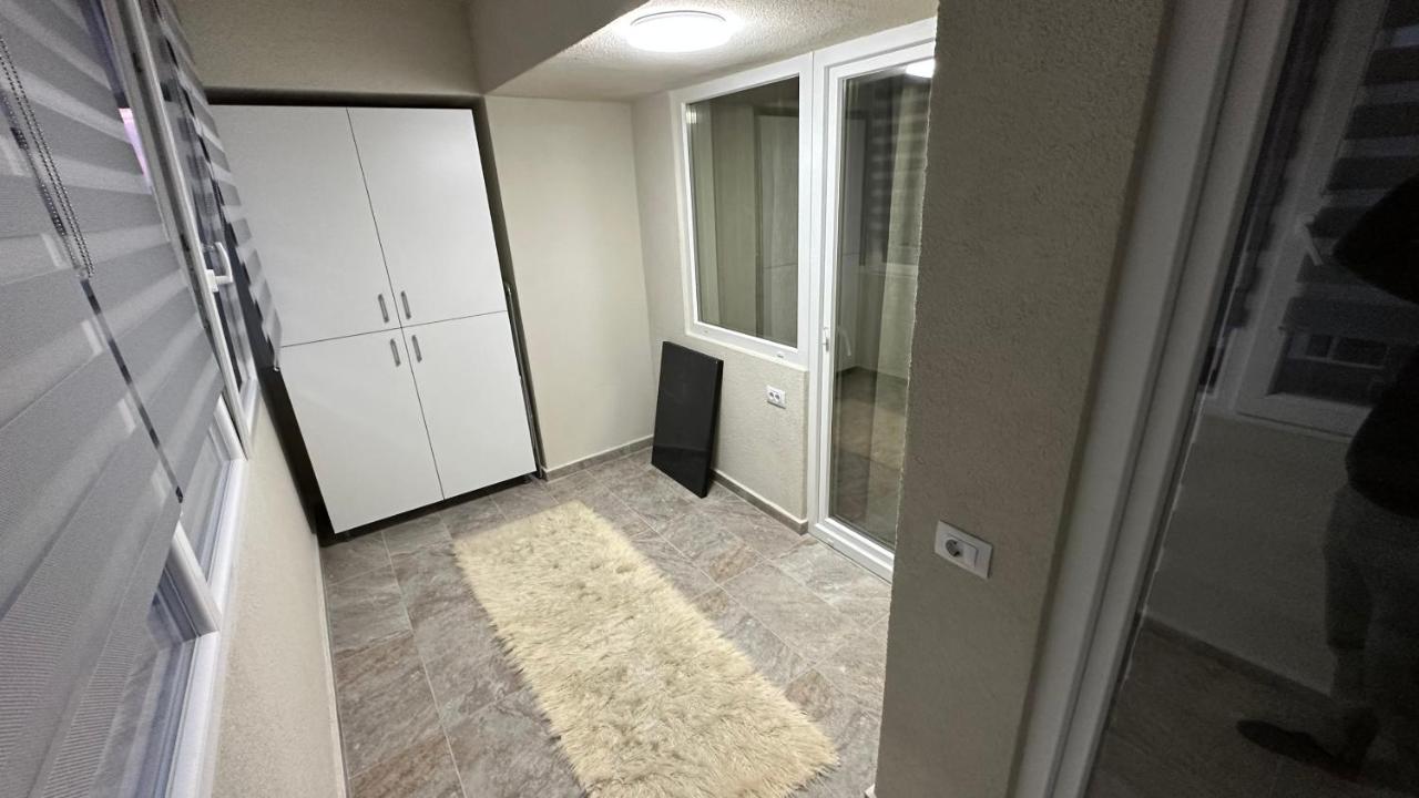 Apartament Lux Bacovia 2 Lägenhet Bacău Exteriör bild