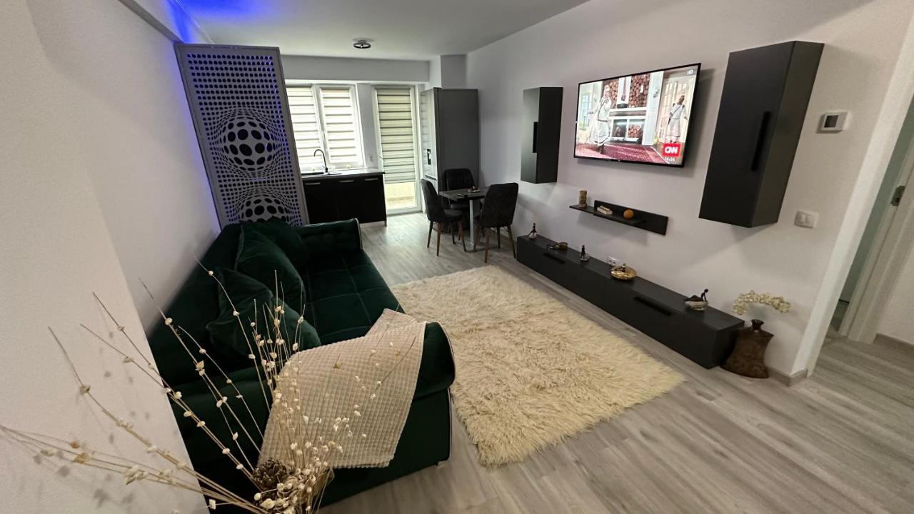 Apartament Lux Bacovia 2 Lägenhet Bacău Exteriör bild